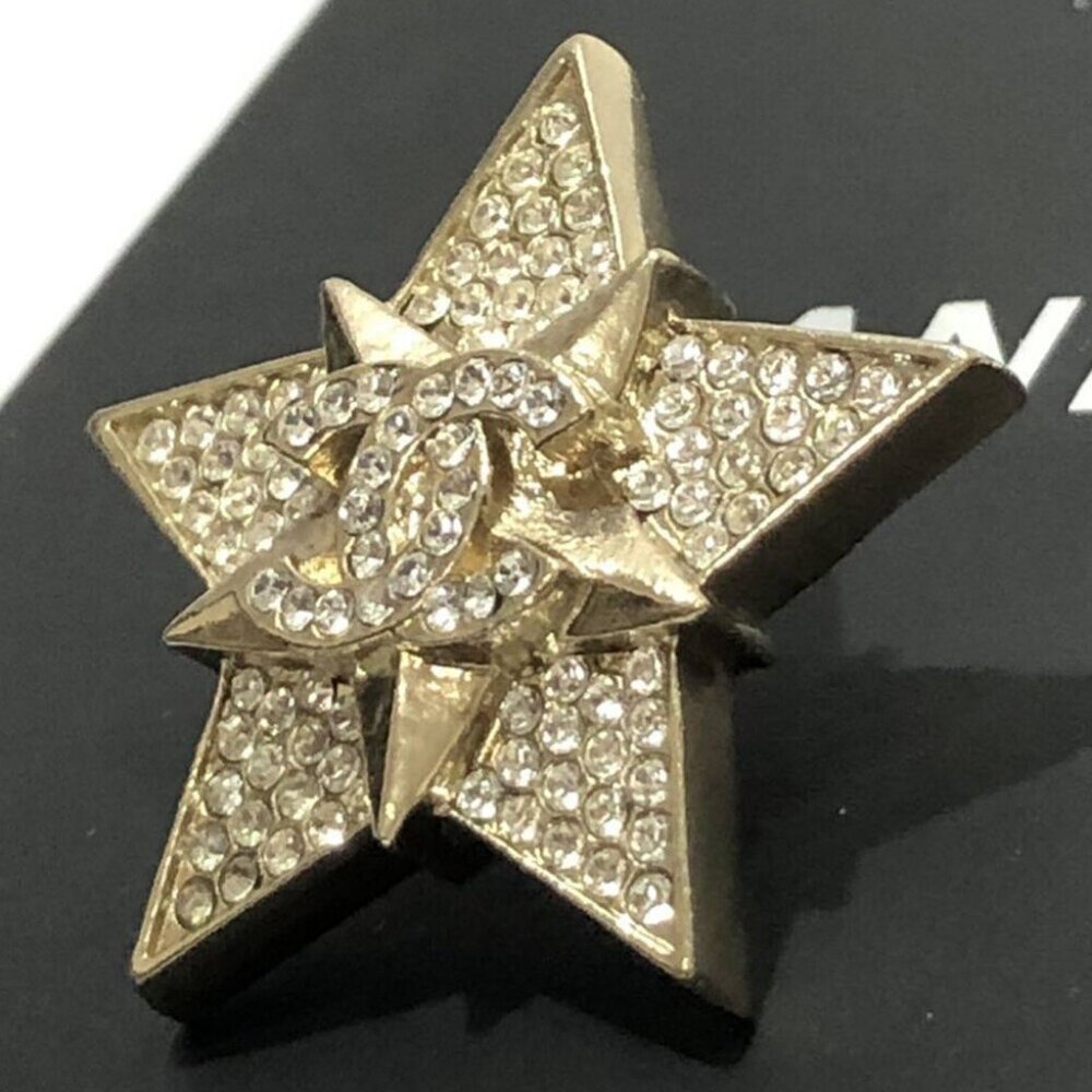 CHANEL CC Logo Double Star Rhinestone Brooch Gold Tone Pin A17C Auth w/Box D-j11 - Picture 1 of 16